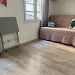 Place A 2 Minutes Du Musee Louvre Vivez Paris A Pied