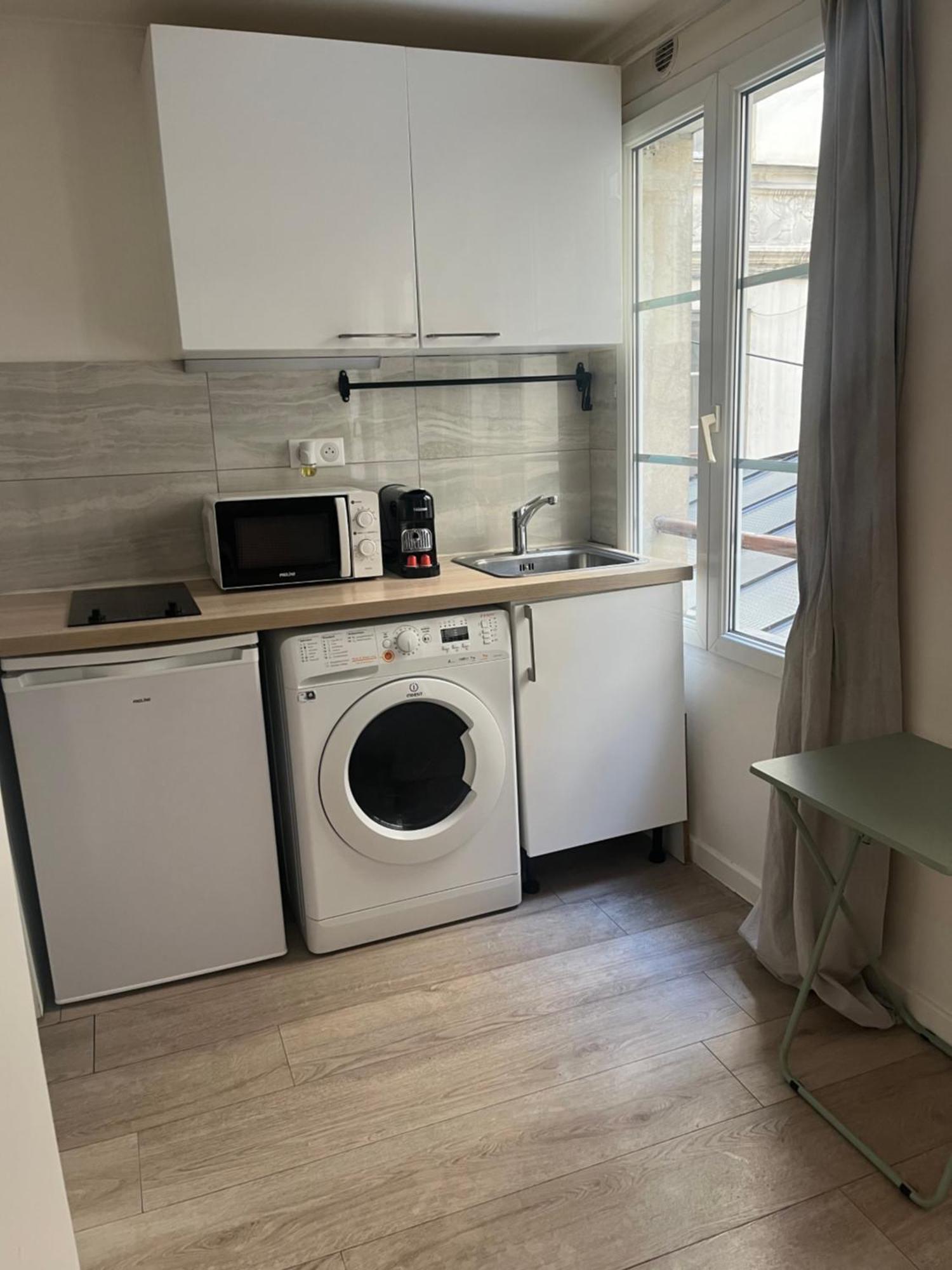 Homestay Place A 2 Minutes Du Musee Louvre Vivez A Pied *